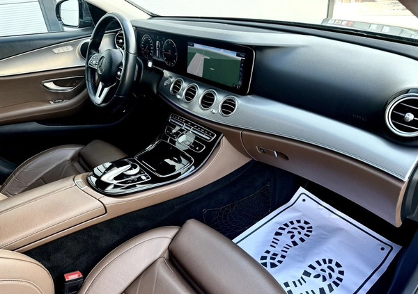 Mercedes-Benz Klasa E cena 116999 przebieg: 149542, rok produkcji 2018 z Sośnicowice małe 631
